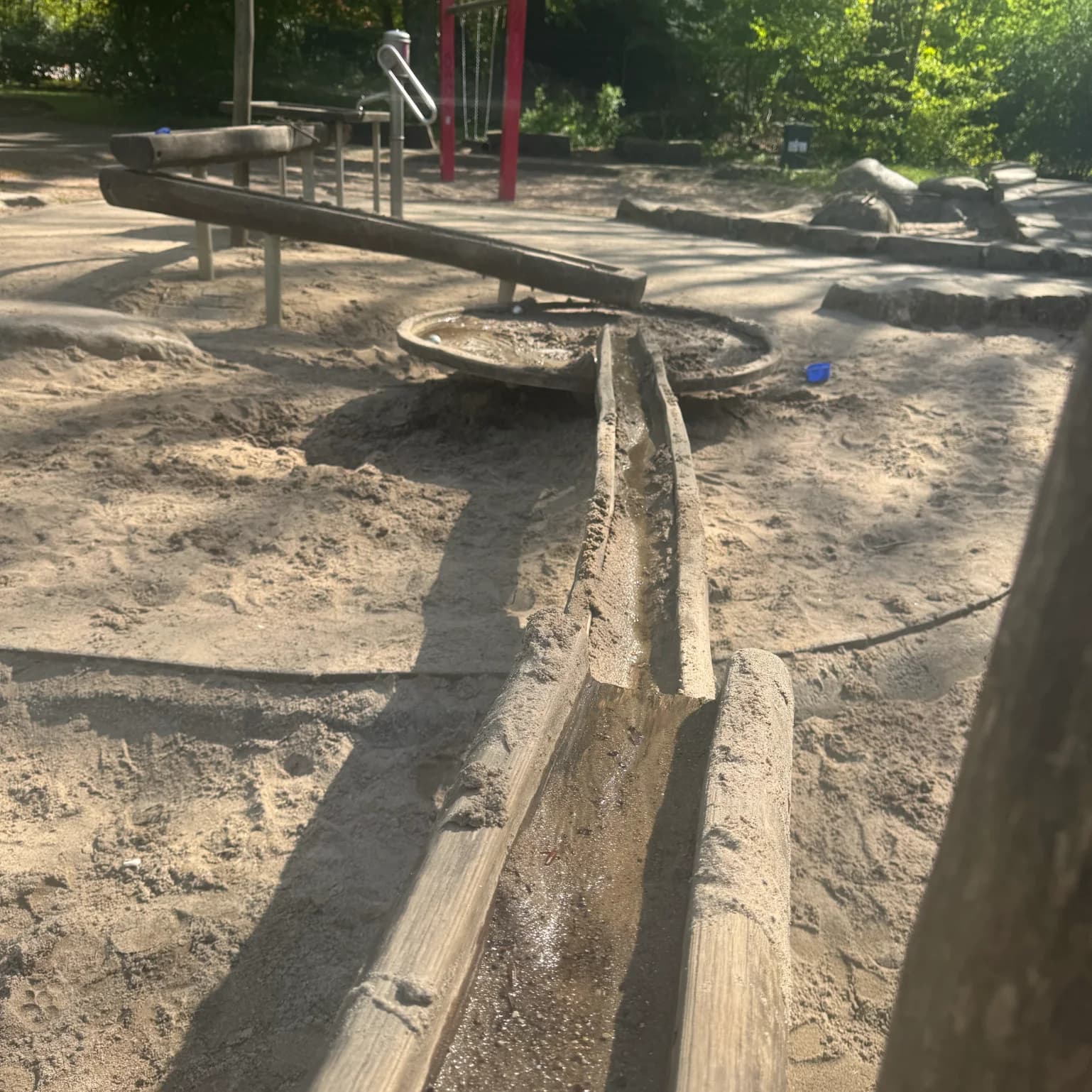 Fischers Park – Naturnaher Spielbereich am Wasser