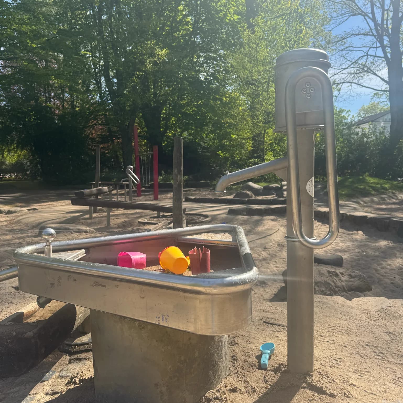 Spielplatz Trenknerweg – Klettern und Wasserspaß